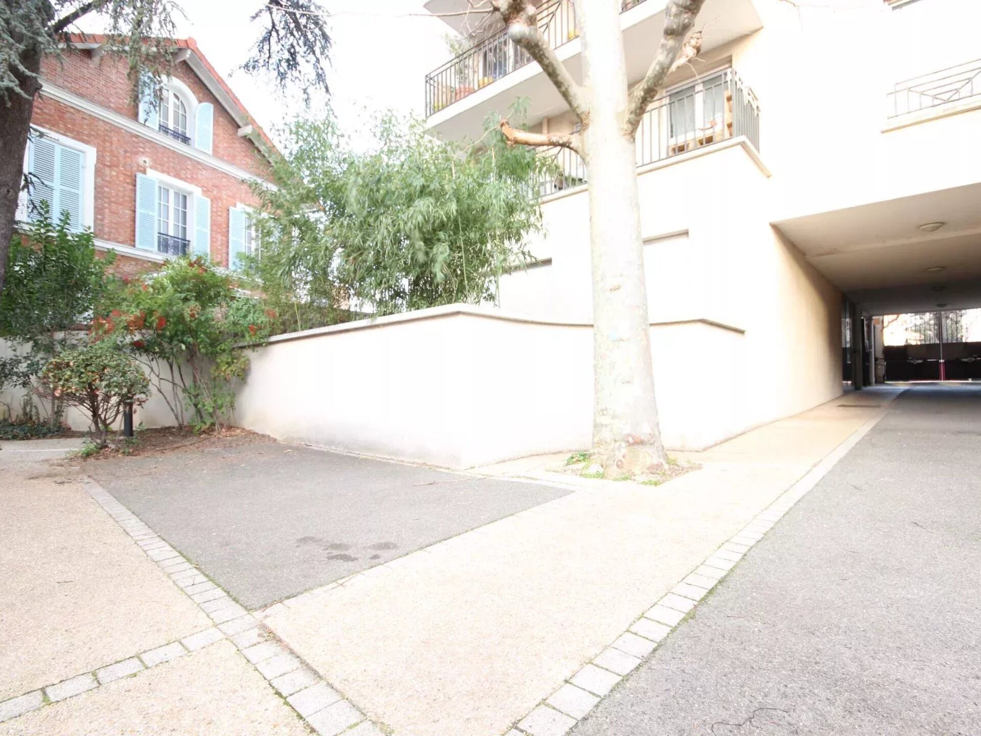 Parking 12 m² · à Asnières-sur-Seine · 12 m² · 16 800 €