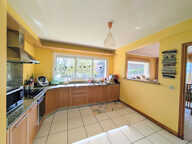 EXCLUSIVITE : Superbe villa familiale sur 2 000 m² plats avec vue sur les montagnes — photo 3
