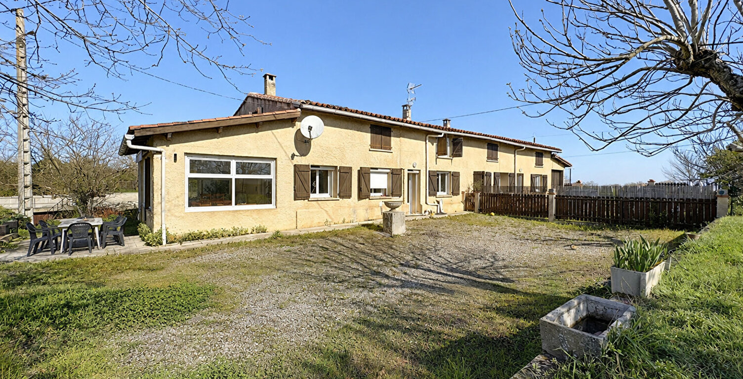 MERVILLE - ENSEMBLE IMMOBILIER DE 198 M² HABITABLES SUR UNE PARCELLE DE 2832 m² — photo 1