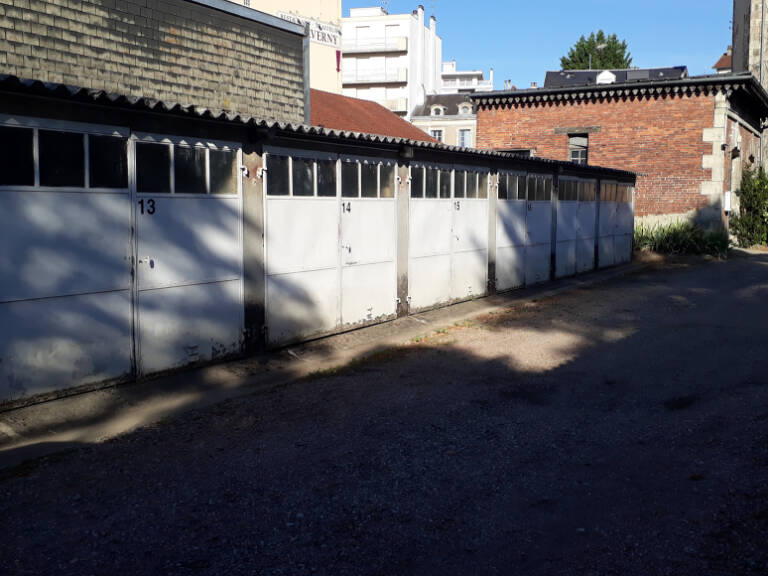 GARAGE PROCHE MAIRIE — photo 1