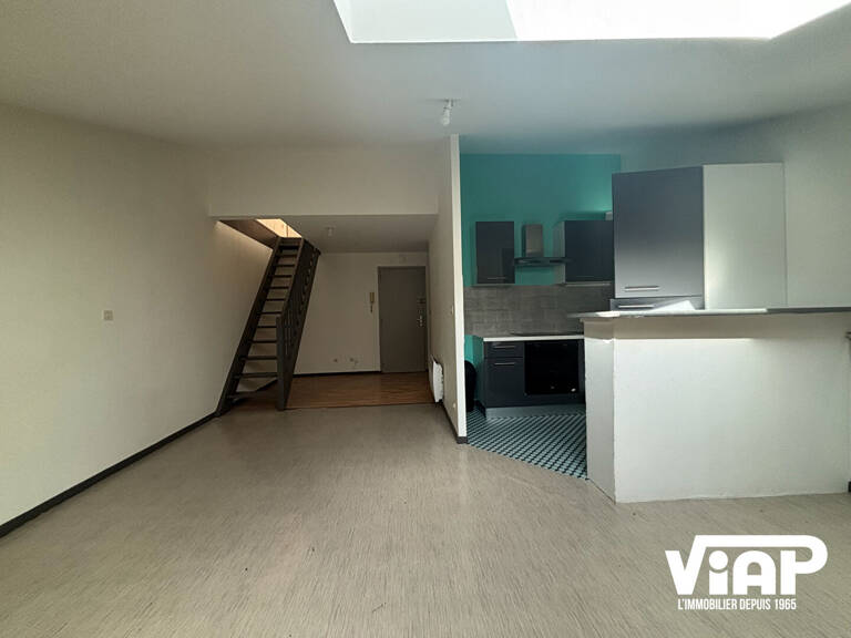 SPACIEUX T3 EN DUPLEX PROCHE DE LA PLACE DENIS DUSSOUBS — photo 1