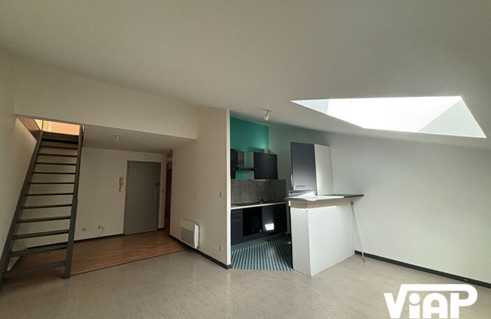 SPACIEUX T3 EN DUPLEX PROCHE DE LA PLACE DENIS DUSSOUBS — photo 2