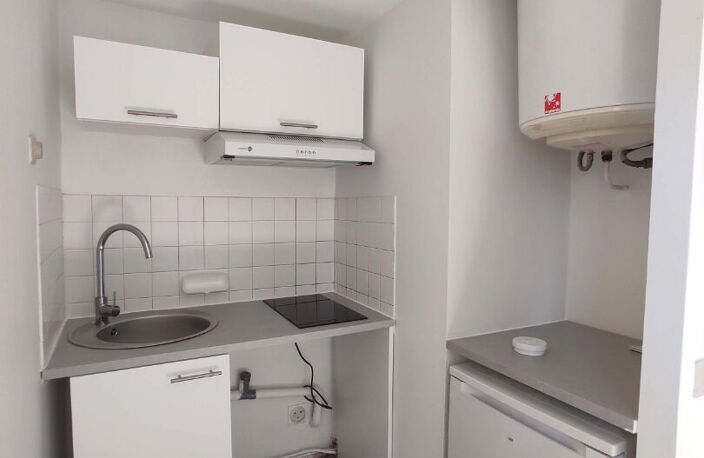 STUDIO EN HYPER CENTRE VILLE - LIMOGES — photo 2