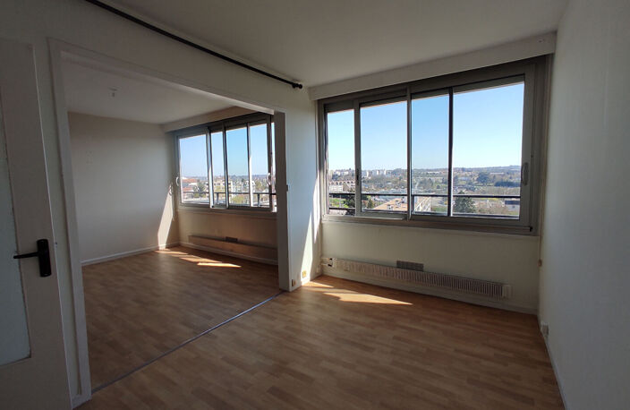 LIMOGES STUDIO 28m² PROCHE CHU — photo 3