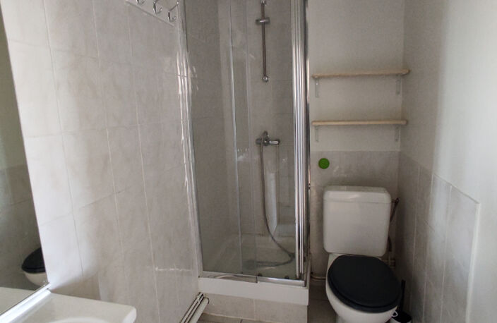 LIMOGES STUDIO 28m² PROCHE CHU — photo 4