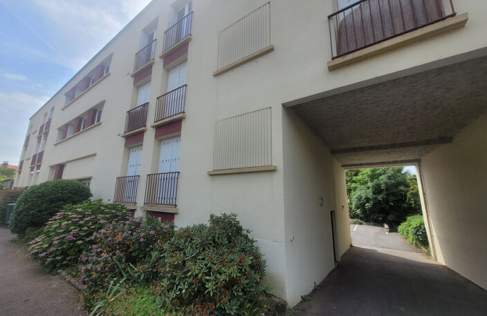 T2 en très bon état  avec garage et cave — photo 2