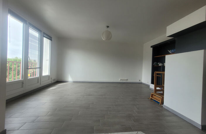 T2 en très bon état  avec garage et cave — photo 4