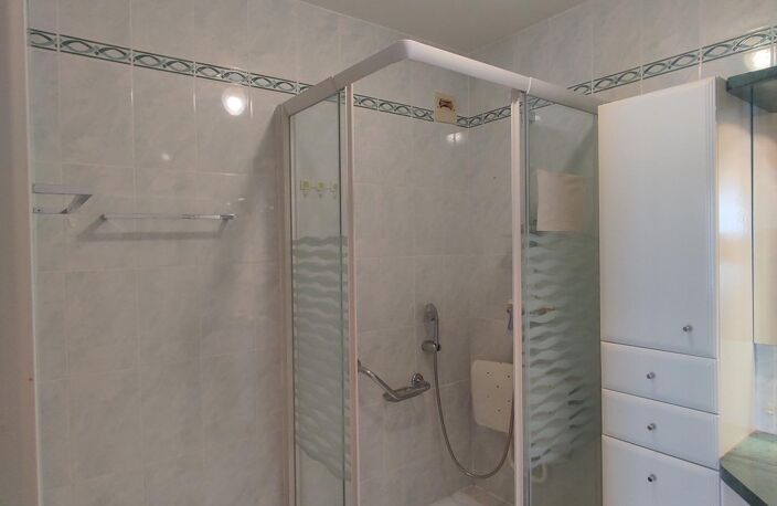 Appartement F5, 4 chambres  avec jardin et sous sol — photo 3