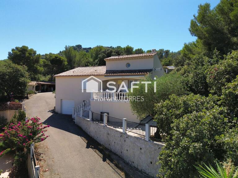 SIX-FOURS  1 800 m², 140 m² de plain-pied + espaces aménagés — photo 1