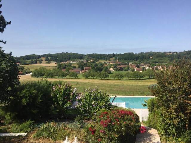 Maison avec piscine à environ 25 km de Sarlat — photo du bien