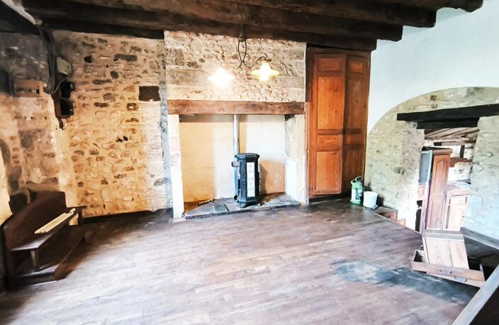 AU COEUR D'UN HAMEAU MAISON 4 CHAMBRES + GRANGE — photo 3