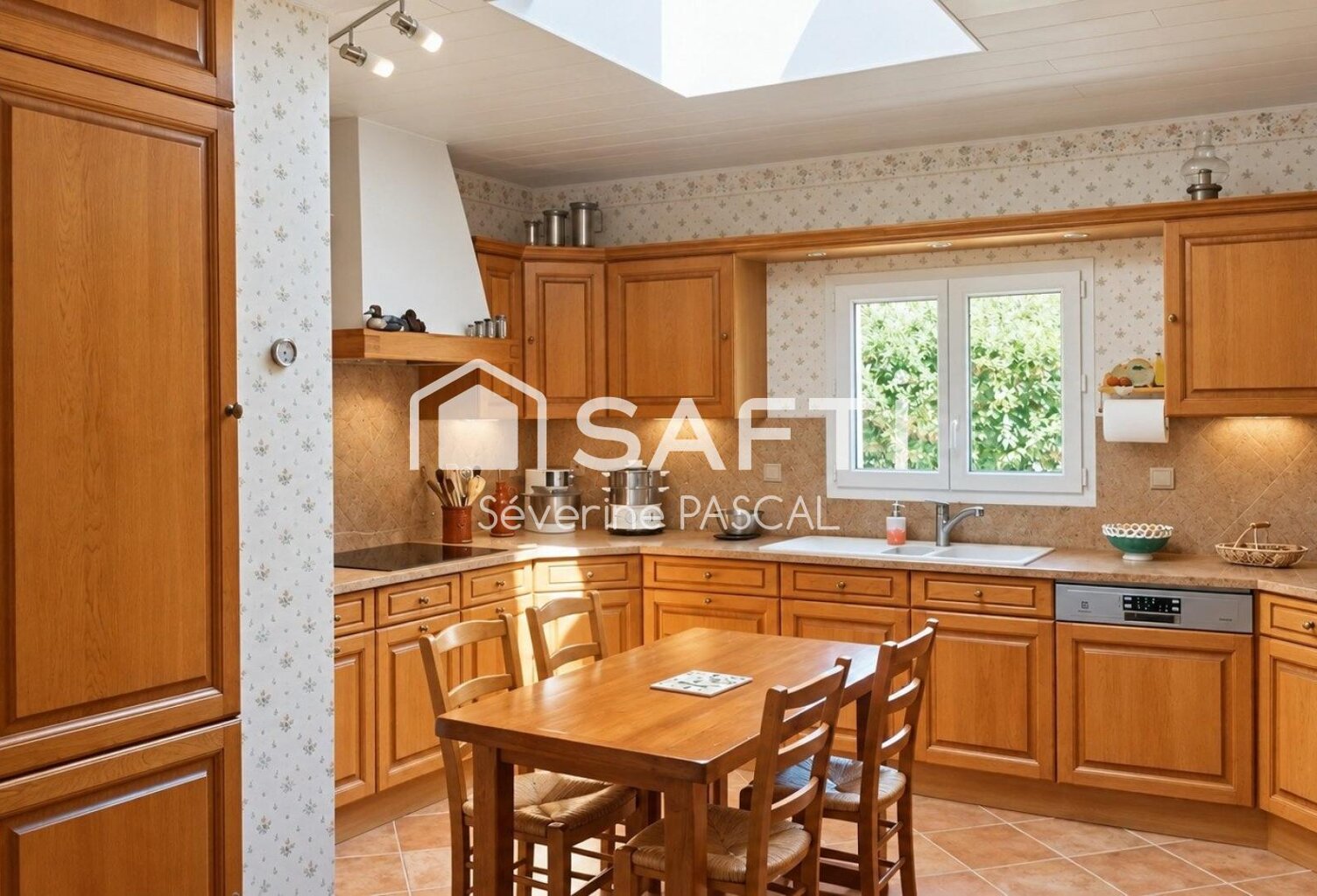 Grande maison familiale de 192m2 avec piscine, 6 chambres et 6152m2 de terrain — photo 1