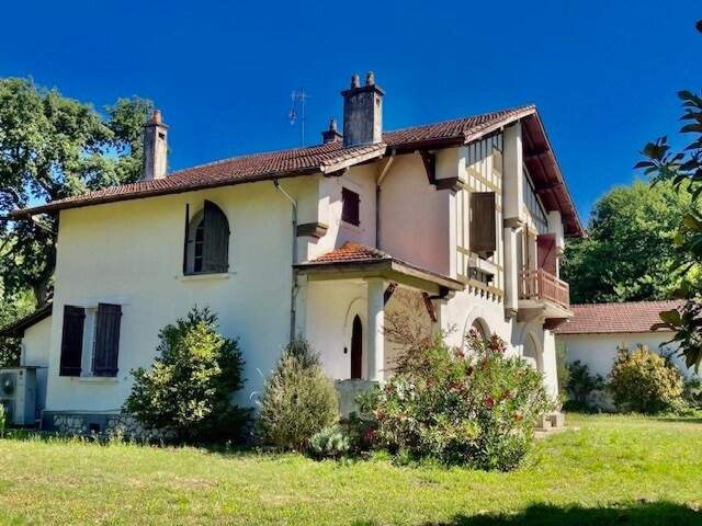 MAISON AVEC GRANDE DEPENDANCE SUR TERRAIN 6000 m2 — photo du bien