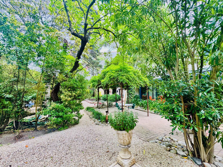 EXCEPTIONNEL - CENTRE DE CARCASSONNE - MAISON DE 340m2 avec jardin clos — photo 1