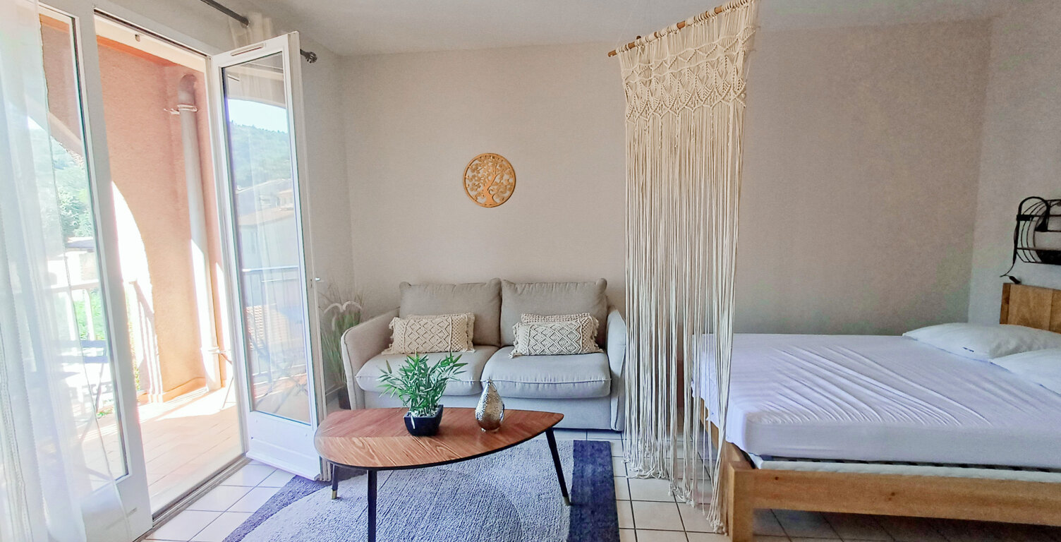 VALS-LES-BAINS - APPARTEMENT T1 AVEC BALCON — photo 1