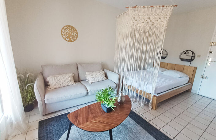 VALS-LES-BAINS - APPARTEMENT T1 AVEC BALCON — photo 2