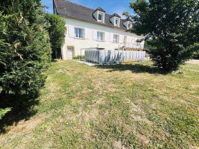 Maison 7 pièces 165 m² à Ainay-le-Vieil — photo du bien