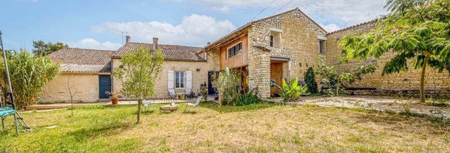 Maison 9 Pièces 336 m² à vendre à Dœuil-sur-le-Mignon (17330)