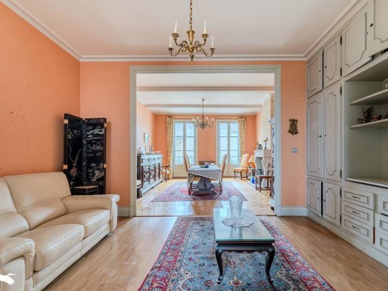 Maison en pierre de 6 pièces principales — photo 1