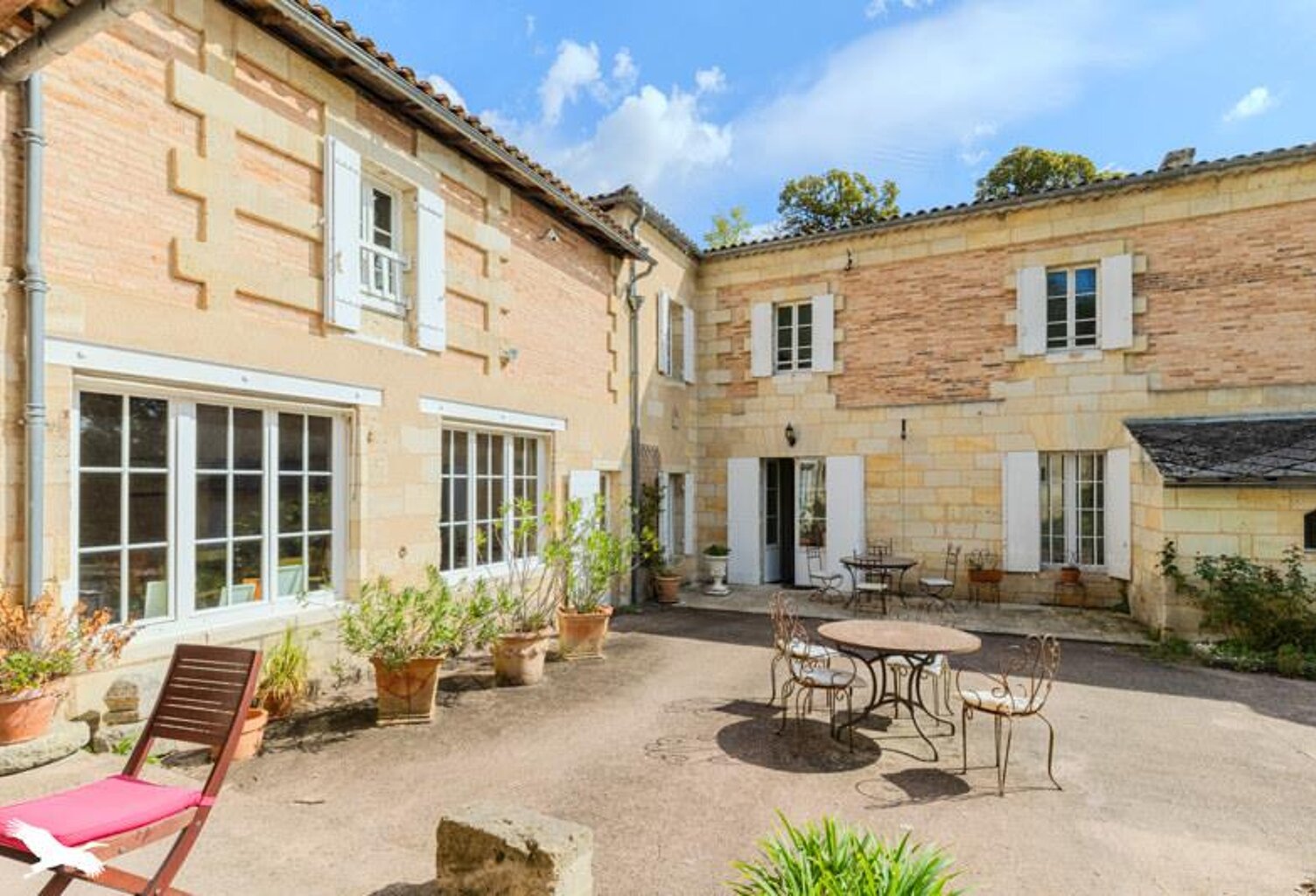 Maison en pierre de 18 pièces principales — photo 1