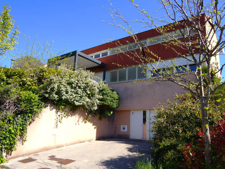 Belle Maison d'Architecte contemporaine sur l'Isle d'Abeau — photo 1