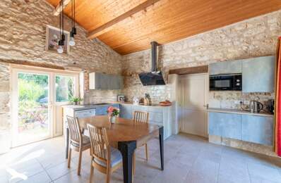 Maison en pierre de 5 pièces principales — photo du bien