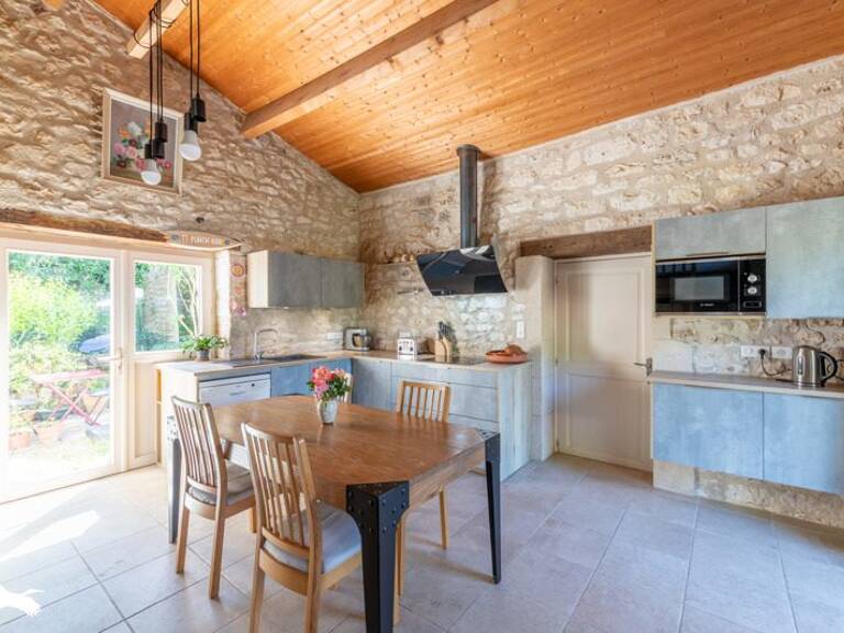 Maison en pierre de 5 pièces principales — photo 1