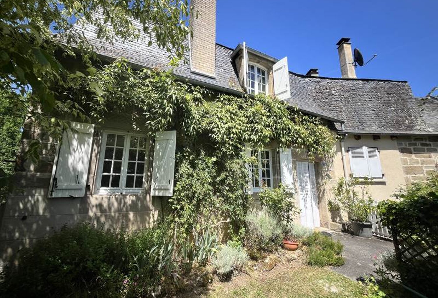 Maison en pierre de 5 pièces principales — photo 1