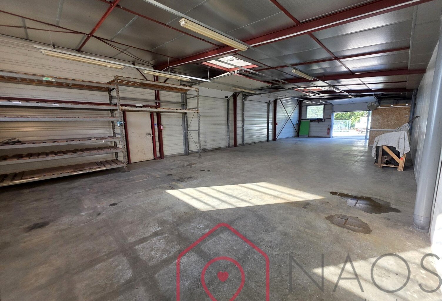 SANDILLON local double peau de 160m2 idéalement située — photo 1