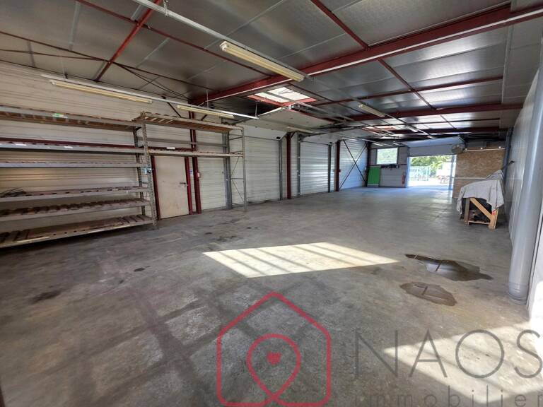 SANDILLON local double peau de 160m2 idéalement située — photo 1