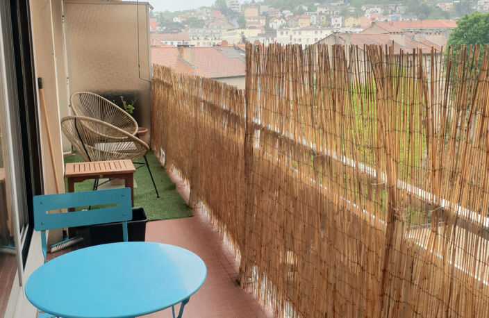 T2 - Balcon cave et stationnement - Quartier banque de Franc — photo 5