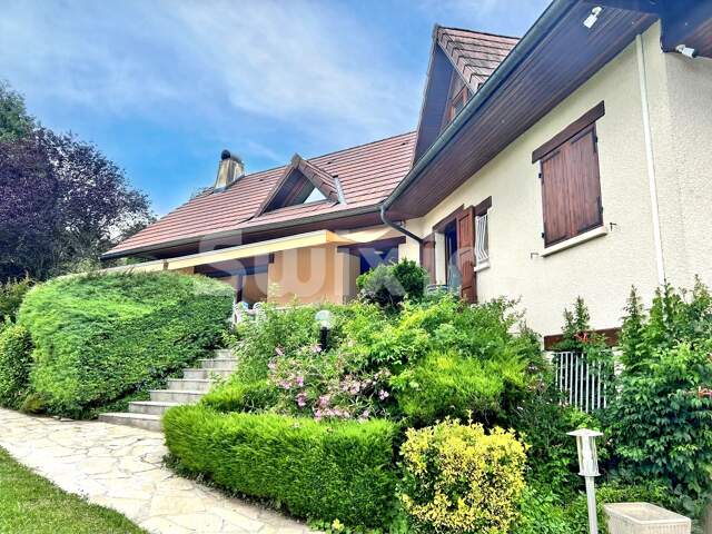 Belle villa proche Belley avec vue superbe sur les montagnes — photo du bien