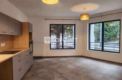 Appartement 3 pièces 908 €