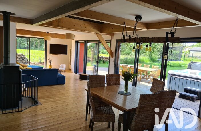 Vente Maison/villa 8 pièces — photo 2