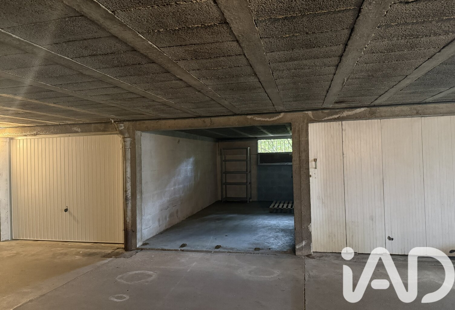 Vente Garage 15 m&sup2; — photo 1