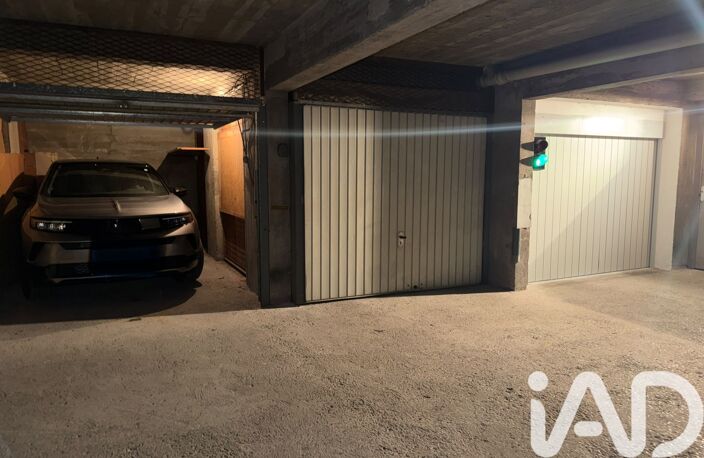 Vente Garage 12 m&sup2; — photo 2