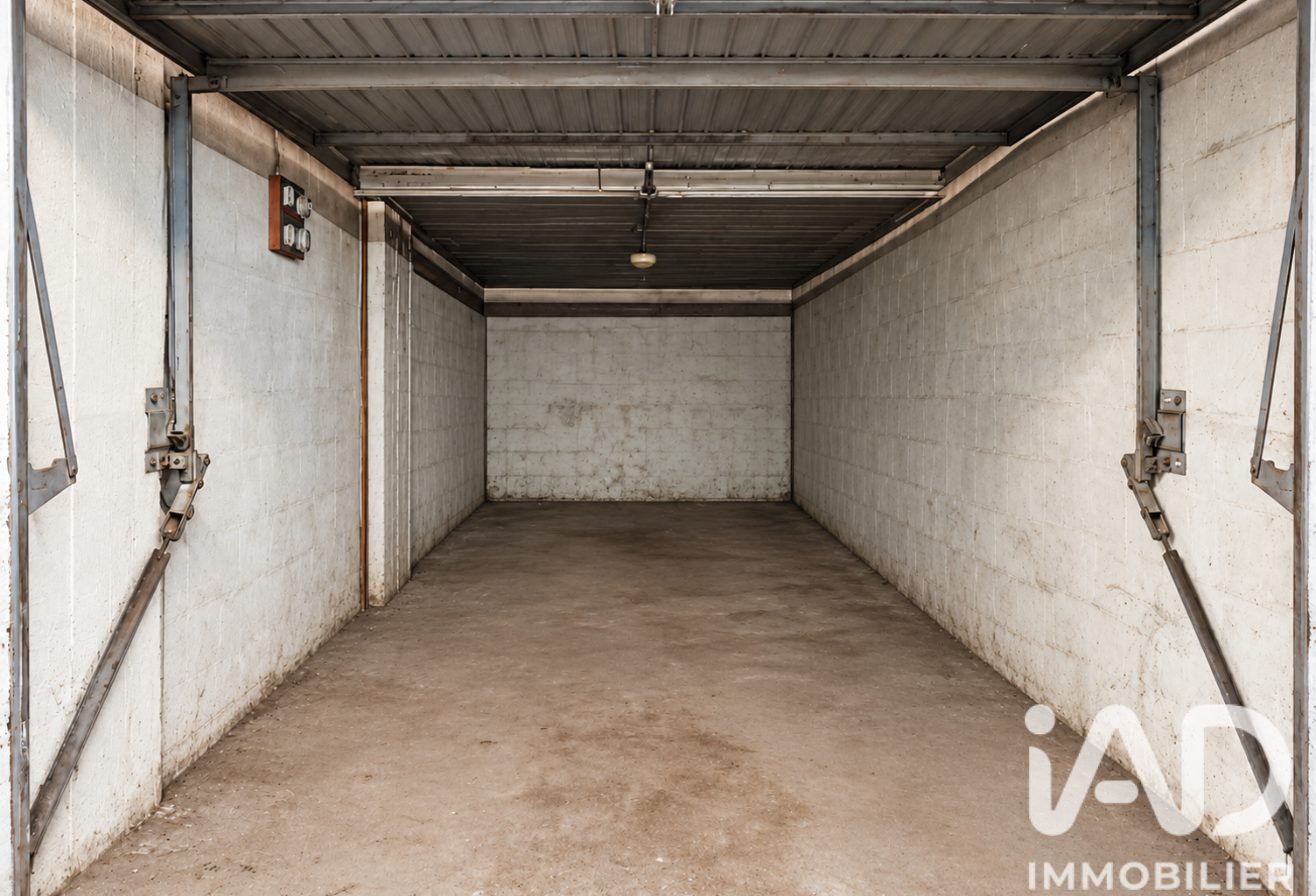 Vente Garage 23 m&sup2; — photo 1