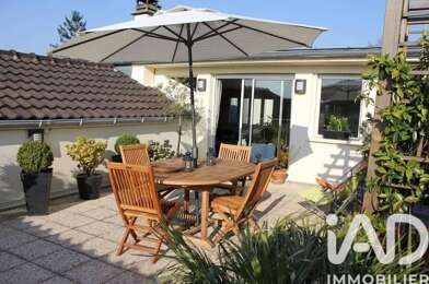 Appartement 5 pièces 2565 €