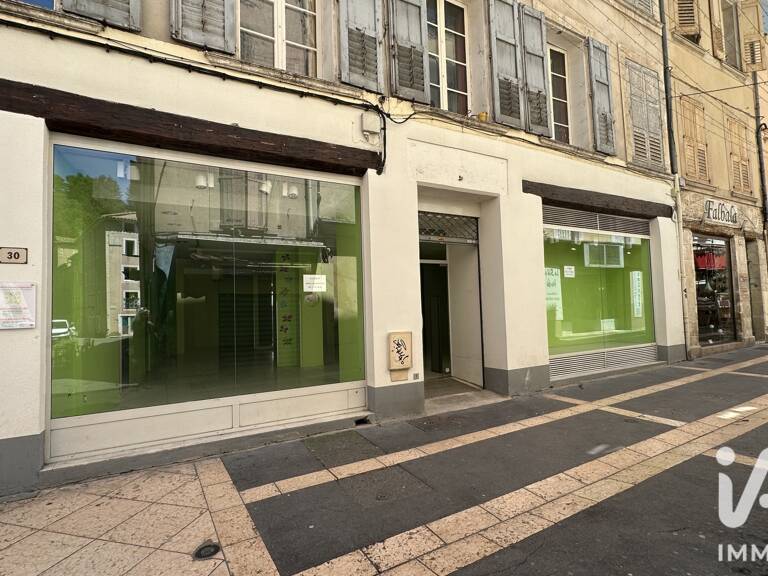 Vente Local commercial 180 m&sup2; — photo 1