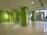 Vente Local commercial 180 m&sup2; — photo 2