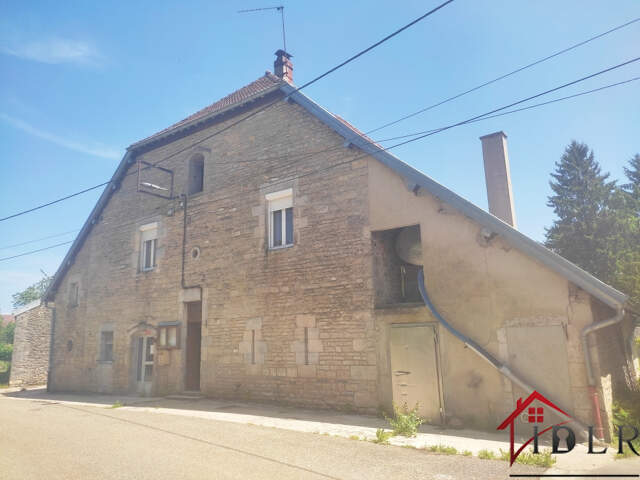 Ferme du XVIIIe siècle à rénover avec logement habitable et — photo du bien