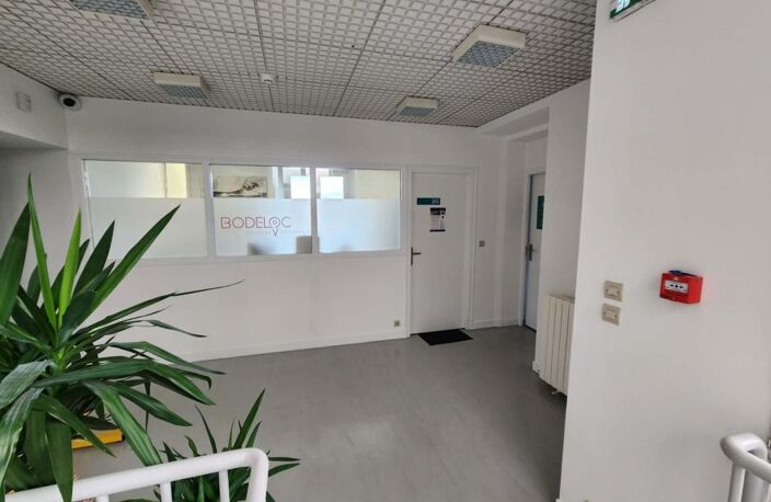 IMMEUBLE DE BUREAUX – 820 m² – EMPLACEMENT STRATÉGIQUE AUX PORTES DE RENNES — photo 4