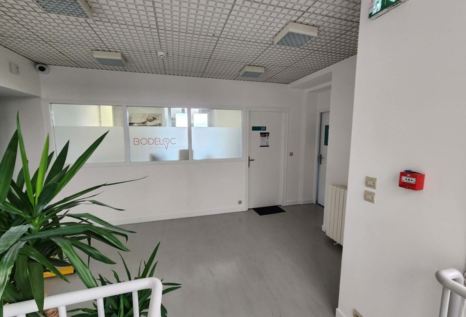 A LOUER – ESPACES DE BUREAUX DANS UN CADRE EXCEPTIONNEL AUX PORTES DE RENNES — photo 1