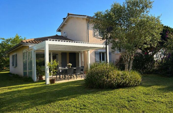 MAISON 5 chambres SAVIGNEUX (01) — photo 3