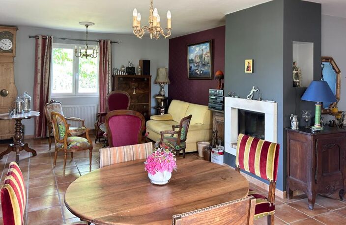 MAISON 5 chambres SAVIGNEUX (01) — photo 4