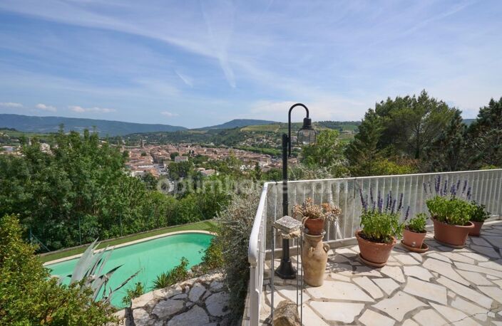 LIMOUX (11300) – MAISON D’ARCHITECTE – 5 PIÈCES – VUE PANORAMIQUE – PISCINE – GARAGE – GRAND TERRAIN CLÔTURÉ — photo 2