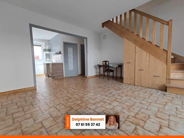 A 20 minutes de Voiron, centre village de St Joseph de Rivière, maison en pierre 4P 85 m2 avec dépendance et cour — photo du bien