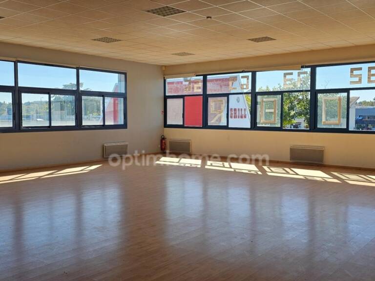 Local commercial de 350 m2 à vendre à ORGEVAL (78) — photo 1