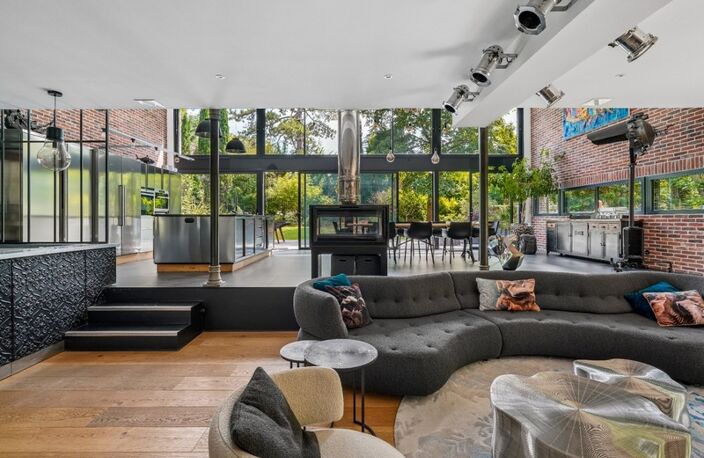 RUEIL MALMAISON (92) - Maison contemporaine de 235m² 1500m² terrain — photo 2