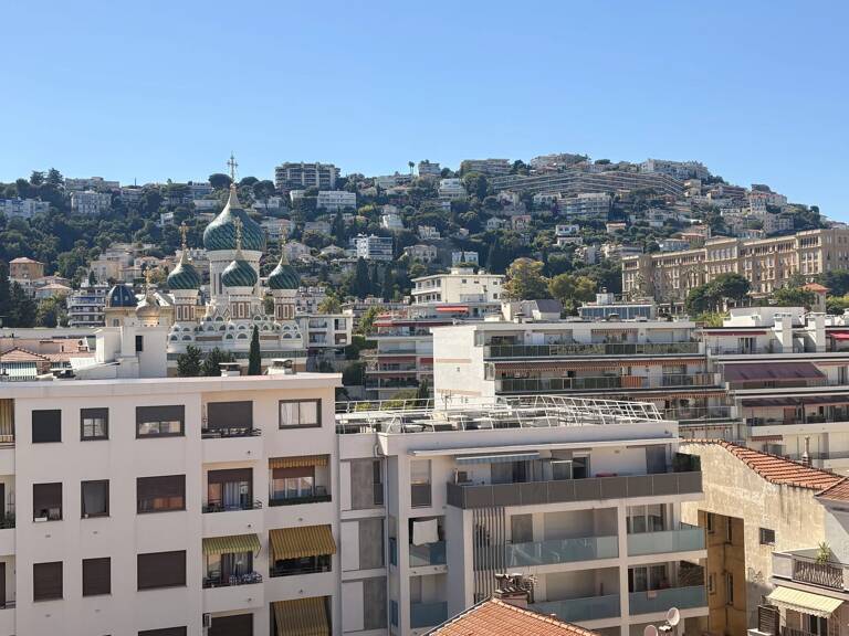 5 PIÈCES RÉNOVÉ AU DERNIER ÉTAGE AVEC TERRASSE NICE — photo 1